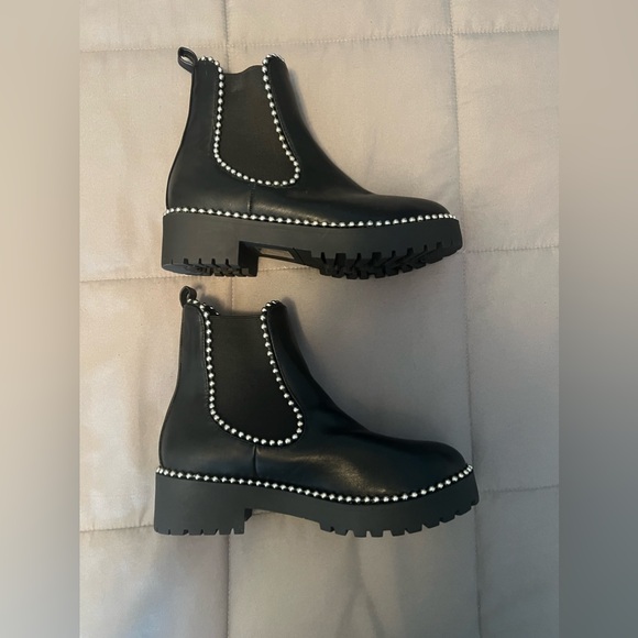 Misguided Booties - Picture 1 of 2